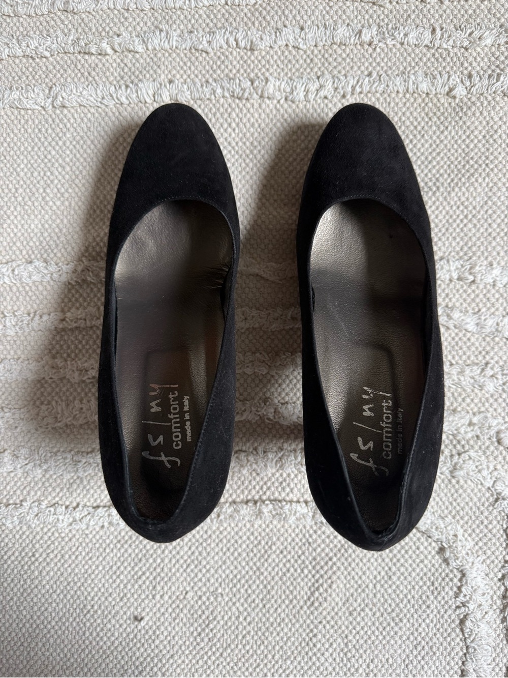 French Sole Black Suede Round-Toe Flats